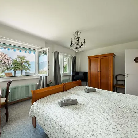 Gf Rooms With Stunning Lake View & Garden Access